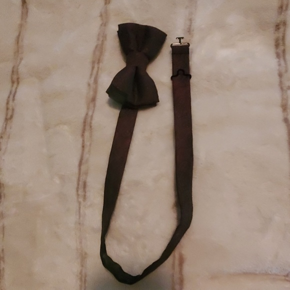 H&M Bow Tie - Picture 2 of 2